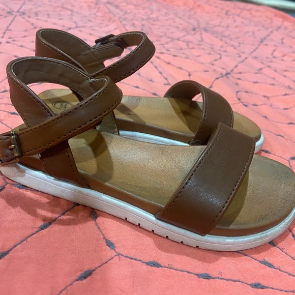 Girls sandals - Picture 1 of 2